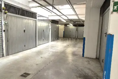 Box in affitto, Via degli Artisti, Firenze