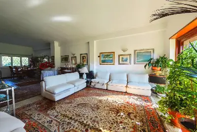 Villino a Schiera in vendita, Via Sofocle , Roma