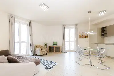 Casa in vendita, Via Carlo Farini, Milano