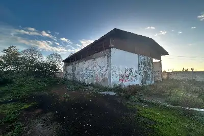 Capannone in vendita, Via Carife, Roma