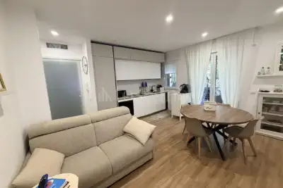 Casa in vendita, Via Varrone, Pomezia