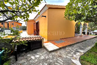 Villa Bifamiliare in vendita, San Teodoro , Via Madrid, San Teodoro