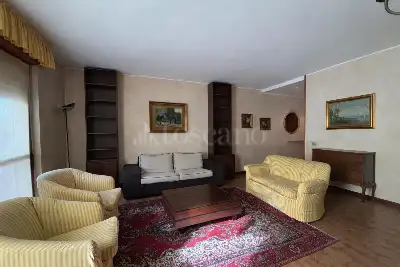 Casa in vendita, Piazza Alessandro Manzoni, Carnate