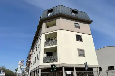 Casa in vendita, Via Giovanni Battista Cassinis, Milano