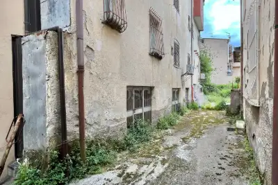 Palazzo in vendita, Via Francesco Tedesco, Avellino