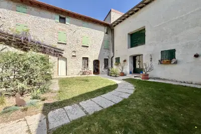Villa in vendita, Strada Pille, Monzambano