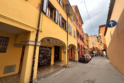 Ufficio in affitto, Via Piella, Bologna