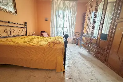 Casa in vendita, Milano via Bellarmino, Milano