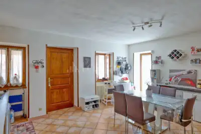 Casa Indipendente in vendita, Via Pasubio, Cunardo