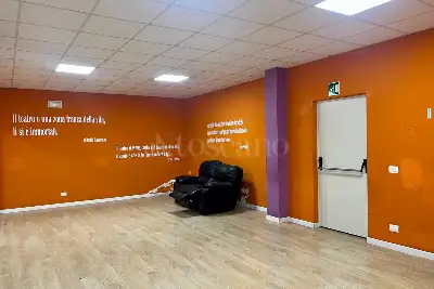 Magazzino in affitto, Via C. Colombo, Tremestieri Etneo