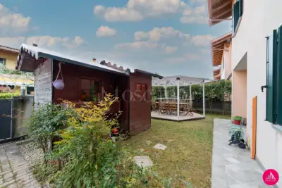 Villino a Schiera in vendita, Via della Chiesa, Prata di Pordenone