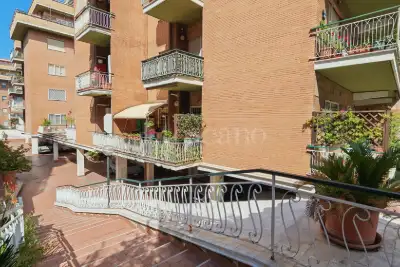 Casa in vendita, Via Vincenzo Tomassini, Roma