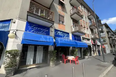 Negozio in vendita, Piazza Monte Falterona, Milano