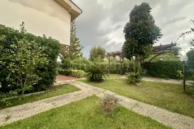 Villa Plurifamiliare in vendita, Via della Stazione, Anzio