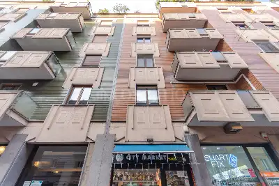 Negozio in vendita, Via Parmigianino, Milano