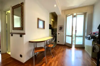 Casa in vendita, Via Achille Bizzoni, Milano
