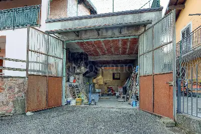 Villa Bifamiliare in vendita, Via Cerdosso, Marchirolo