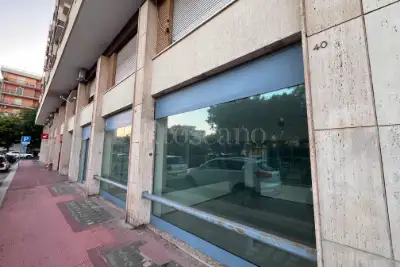 Negozio in vendita, Viale Luigi Einaudi, Bari