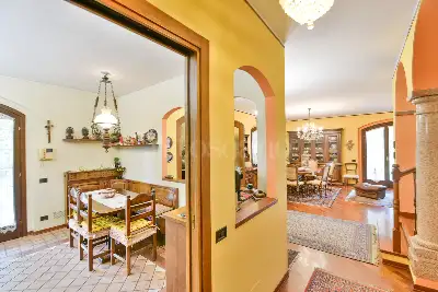 Villa in vendita, Via Edmondo De Amicis, Fino Mornasco