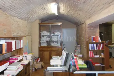 Negozio in vendita, Via Sant'Agata, Siena