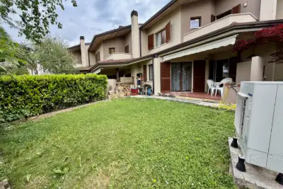 Villino a Schiera in vendita, Via D. Alighieri, Monticelli Brusati