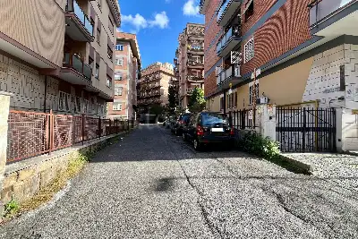 Box in affitto, Via Policarpo Petrocchi, Roma