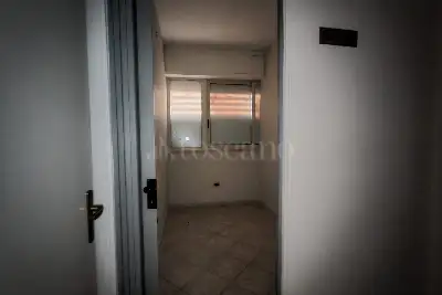 Negozio in vendita, Via Romolo, Brindisi