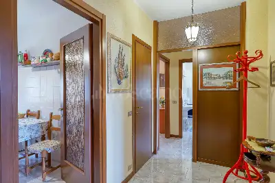 Casa in vendita, Via A. Manzoni, Brusimpiano