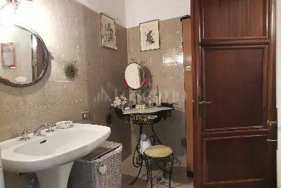 Casa in vendita, Via San Pietro, Siena