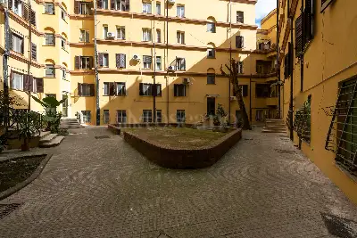 Casa in vendita, Via della Lega Lombarda, Roma