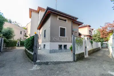 Villa in vendita, Via Privata Bitonto, Milano