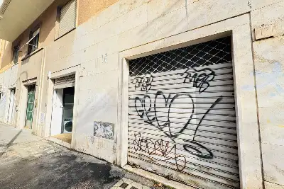 Negozio in vendita, Via Apuania, Roma