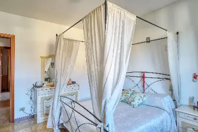 Villa in vendita, Via Statale, Marchirolo