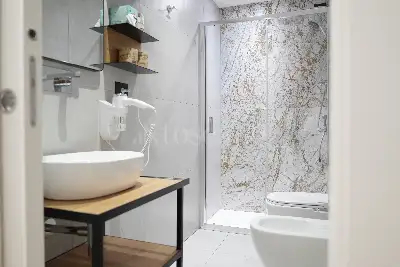 Albergo in vendita, Via Lazzarini, Sirmione