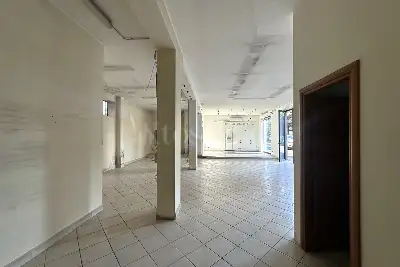 Negozio in affitto, Corso San Vito, Mascalucia
