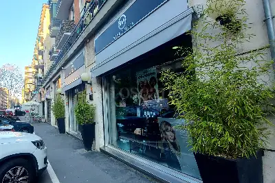 Negozio in affitto, Via dei Tulipani, Milano