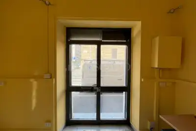 Negozio in affitto, Via Nazario Sauro, Roma