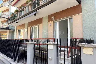 Negozio in affitto, Via Gian Carlo Camozzini, Verona