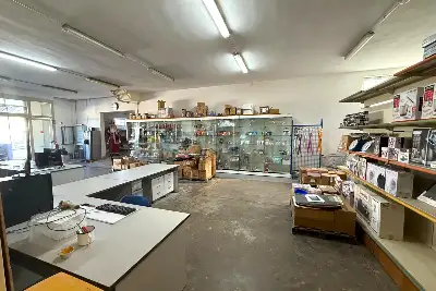 Negozio in vendita, Strada di San Gemiliano, San Sperate