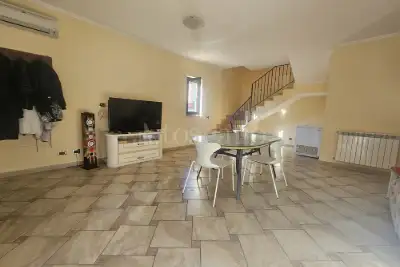 Villino a Schiera in vendita, Via Jenne, Anzio