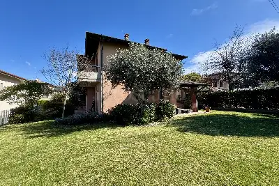 Villa Bifamiliare in vendita, Via Italo Calvino, San Zeno Naviglio