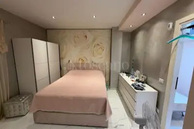 Villino a Schiera in vendita, Via Ipparco di Nicea, Roma