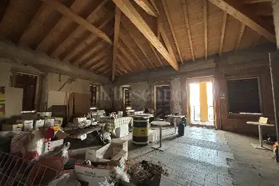 Casa Indipendente in vendita, Via Foscolo, Erba