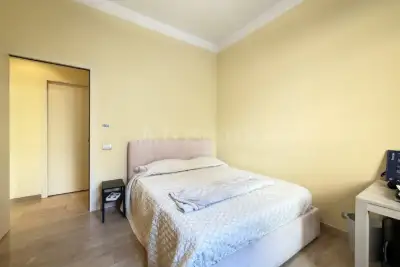 Casa in vendita, Via Santa Sofia, Milano