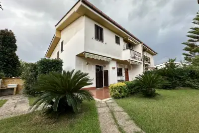 Villa Plurifamiliare in vendita, Via della Stazione, Anzio