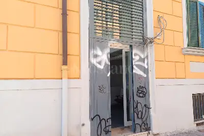 Negozio in vendita, Via Romanello da Forlì, Roma