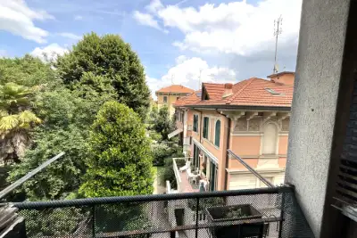 Casa in vendita, Via Achille Bizzoni, Milano