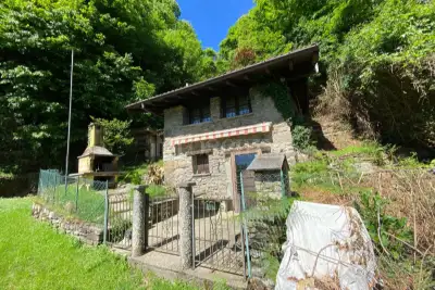 Casa Indipendente in vendita, Via Rovo, Cadegliano-Viconago