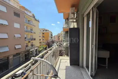 Casa in vendita, Via Edoardo Jenner, Roma