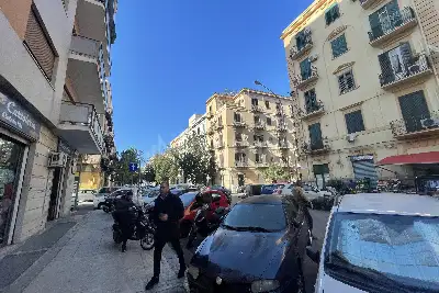 Negozio in vendita, Via Re Federico, Palermo